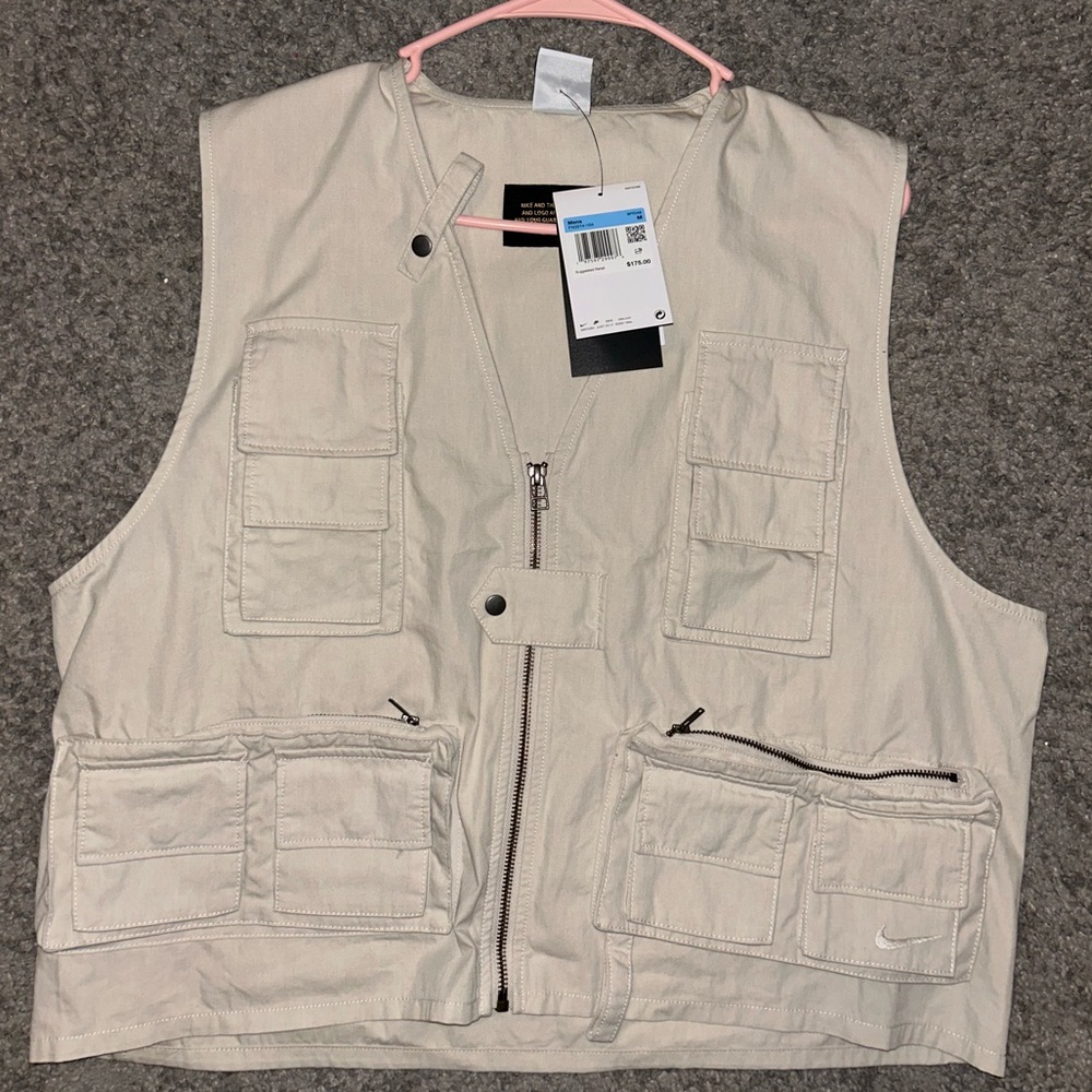 Msrp $175 New medium  Nike Vest Men's Utility Gilet